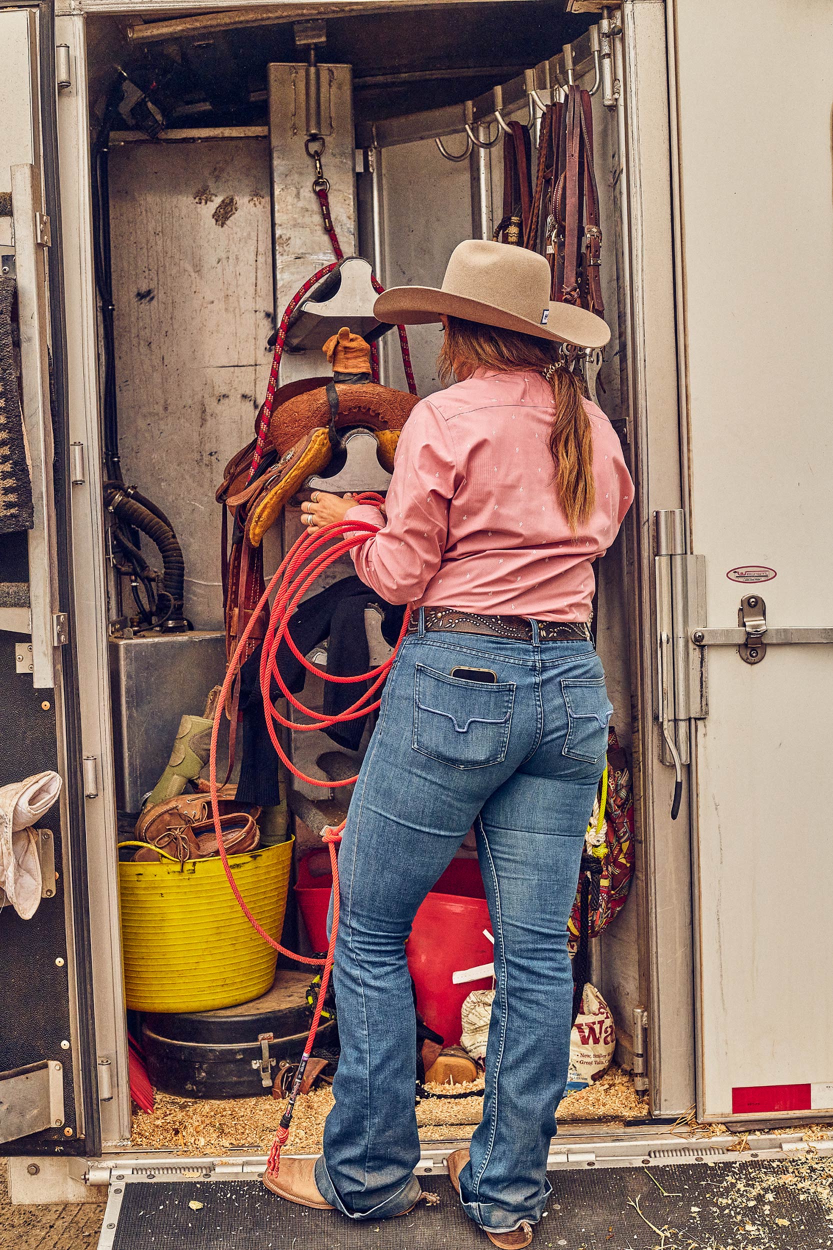 YACHIN STUDIOS | PEOPLE AT WORK 52